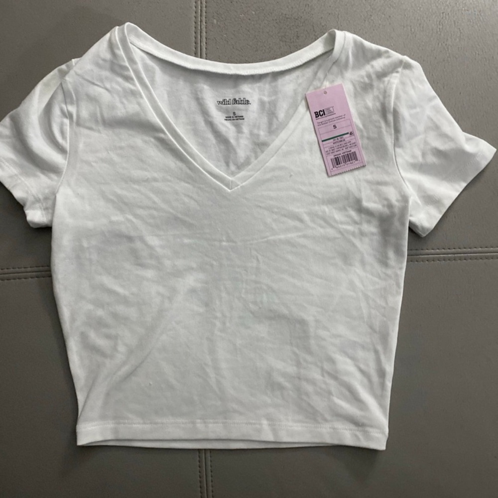 White croptop